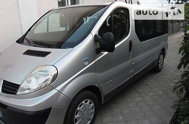 Вантажопасажирський фургон Renault Trafic 2009 в 