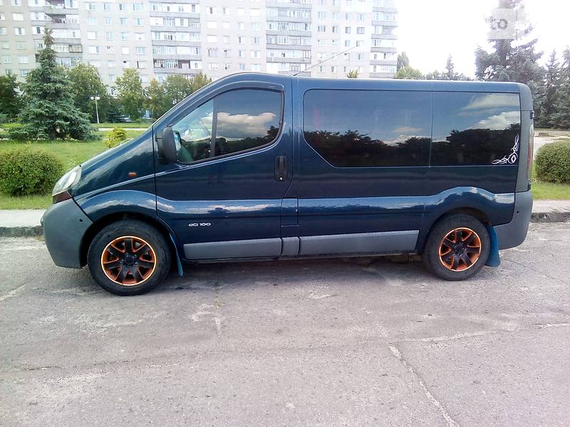 Мінівен Renault Trafic 2002 в Вараші