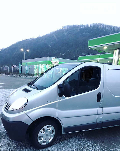 Грузопассажирский фургон Renault Trafic 2010 в Луцке