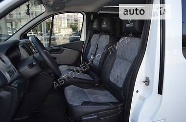 Грузопассажирский фургон Renault Trafic 2015 в Хмельницком