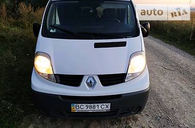 Грузопассажирский фургон Renault Trafic 2007 в Самборе