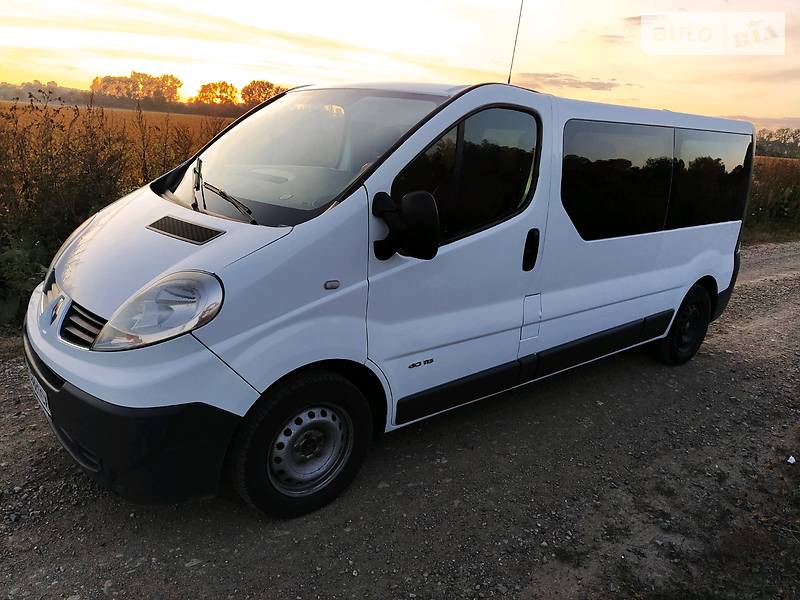 Грузопассажирский фургон Renault Trafic 2007 в Самборе