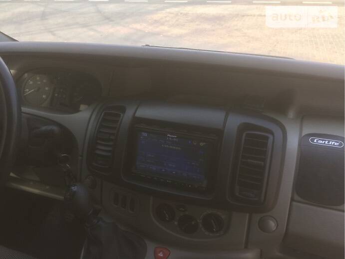 Мінівен Renault Trafic 2004 в Вижниці