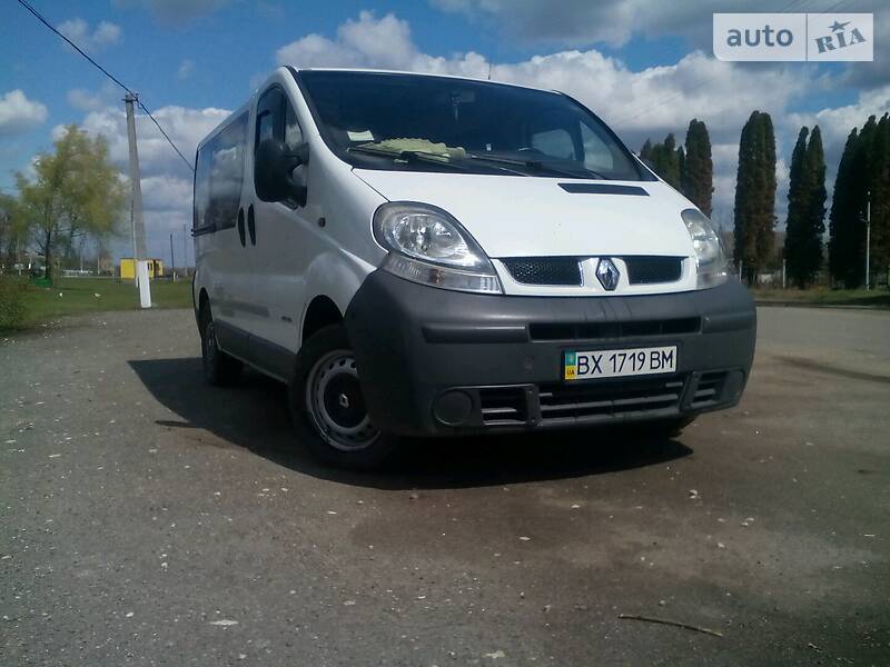 Вантажопасажирський фургон Renault Trafic 2003 в Хмельницькому