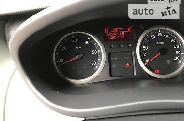 Вантажопасажирський фургон Renault Trafic 2014 в 