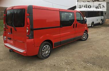 Вантажопасажирський фургон Renault Trafic 2011 в 