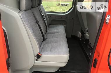 Вантажопасажирський фургон Renault Trafic 2011 в 