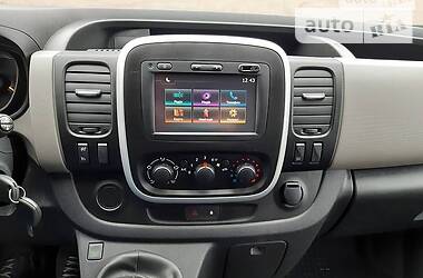 Вантажопасажирський фургон Renault Trafic 2015 в 