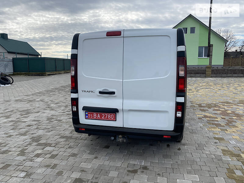 Вантажопасажирський фургон Renault Trafic 2015 в Луцьку