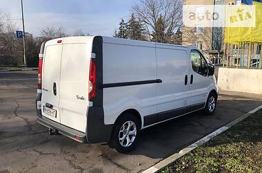 Вантажопасажирський фургон Renault Trafic 2013 в 
