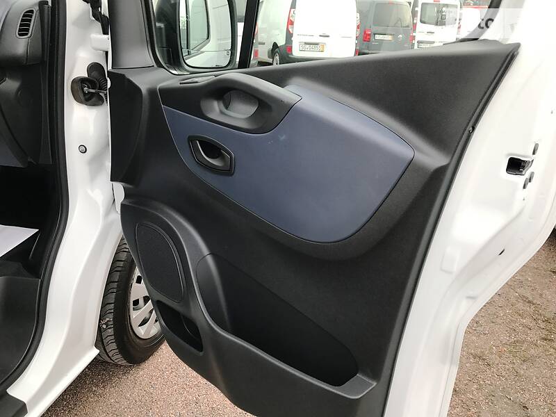 Вантажопасажирський фургон Renault Trafic 2015 в Одесі фото 26 Вантажопасажирський фургон Renault Trafic 2015 в Одесі