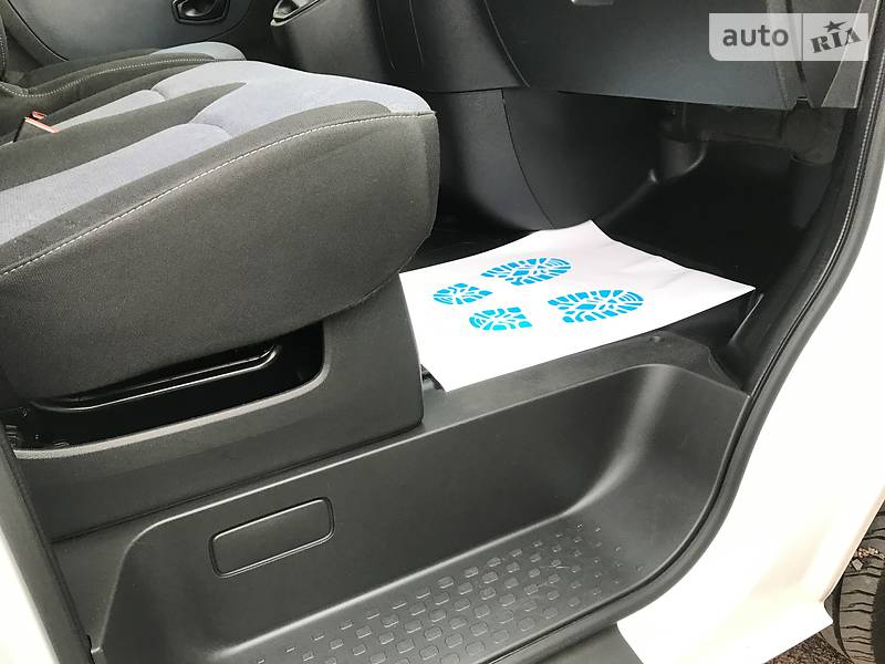 Вантажопасажирський фургон Renault Trafic 2015 в Одесі фото 29 Вантажопасажирський фургон Renault Trafic 2015 в Одесі