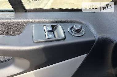 Вантажопасажирський фургон Renault Trafic 2017 в 