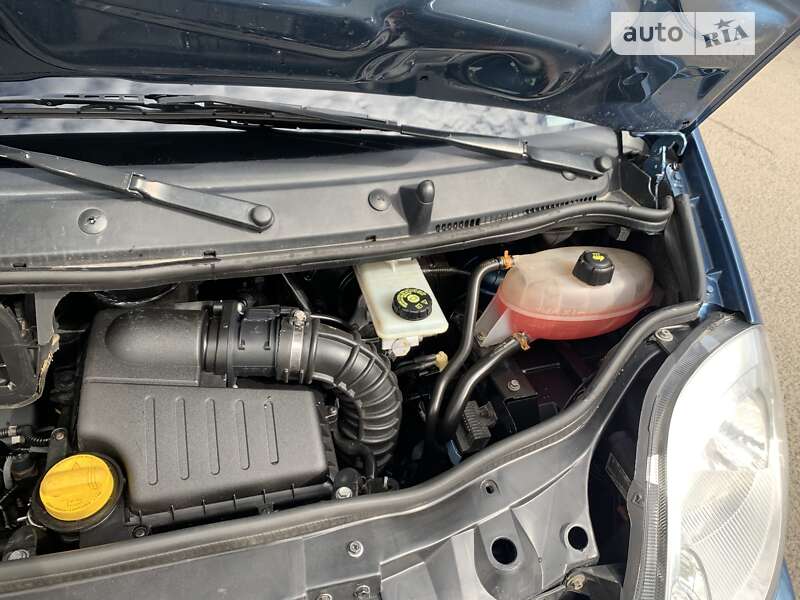 Мінівен Renault Trafic 2011 в Луцьку