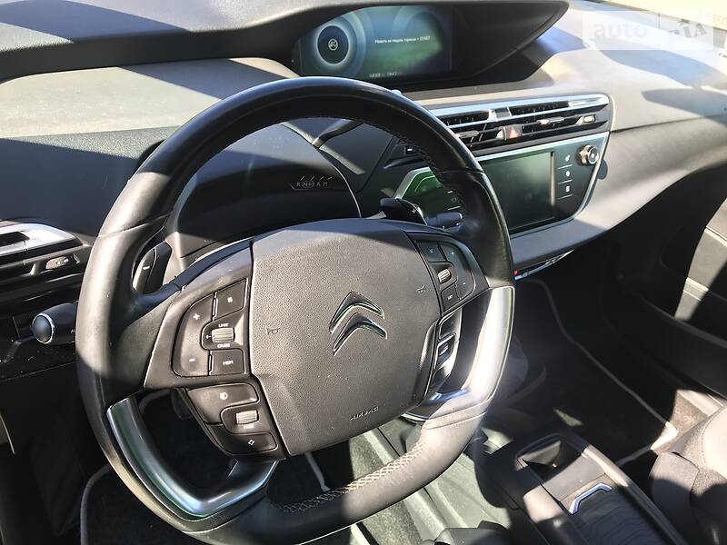 Мінівен Renault Trafic 2015 в Бродах