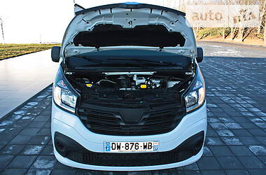 Вантажопасажирський фургон Renault Trafic 2016 в 