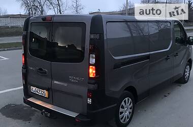 Вантажопасажирський фургон Renault Trafic 2015 в 
