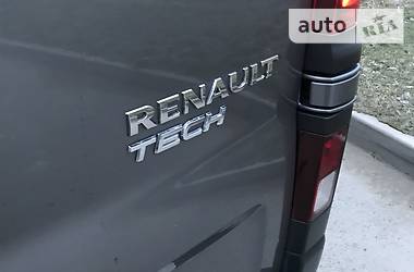Вантажопасажирський фургон Renault Trafic 2015 в 
