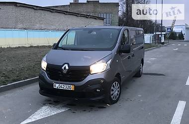 Вантажопасажирський фургон Renault Trafic 2015 в 