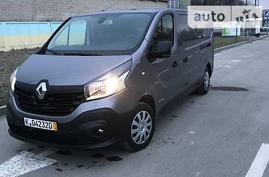 Вантажопасажирський фургон Renault Trafic 2015 в 