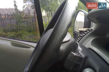 Грузопассажирский фургон Renault Trafic 2006 в 