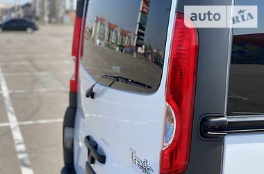Мінівен Renault Trafic 2013 в 