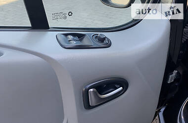 Мінівен Renault Trafic 2012 в 