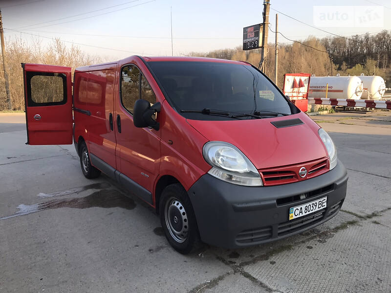 Вантажопасажирський фургон Renault Trafic 2005 в Умані