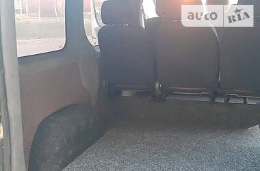 Вантажопасажирський фургон Renault Trafic 2005 в 