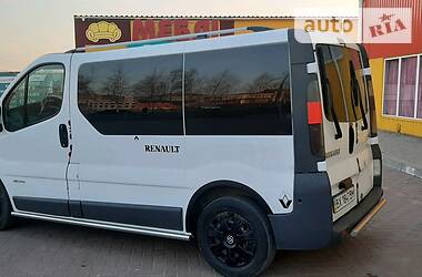 Вантажопасажирський фургон Renault Trafic 2005 в 