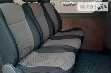 Вантажопасажирський фургон Renault Trafic 2005 в 