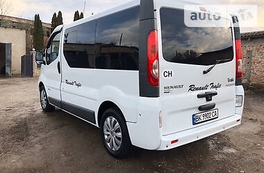 Вантажопасажирський фургон Renault Trafic 2011 в 