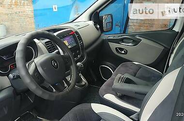 Мінівен Renault Trafic 2015 в 