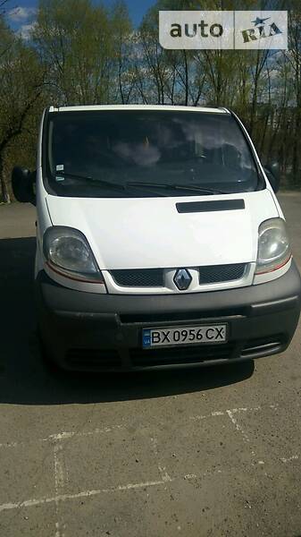 Вантажопасажирський фургон Renault Trafic 2005 в Хмельницькому