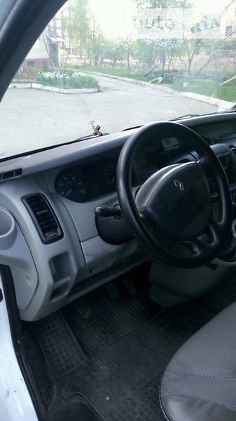 Вантажопасажирський фургон Renault Trafic 2005 в Хмельницькому