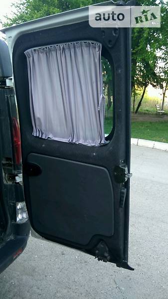 Вантажопасажирський фургон Renault Trafic 2005 в Хмельницькому