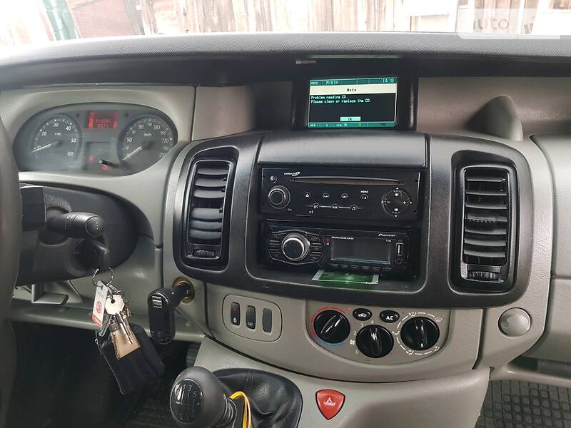 Вантажопасажирський фургон Renault Trafic 2007 в Стрию