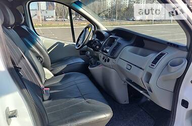 Минивэн Renault Trafic 2010 в 
