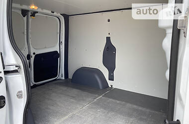 Вантажопасажирський фургон Renault Trafic 2014 в 