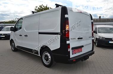 Вантажопасажирський фургон Renault Trafic 2016 в Хмельницькому