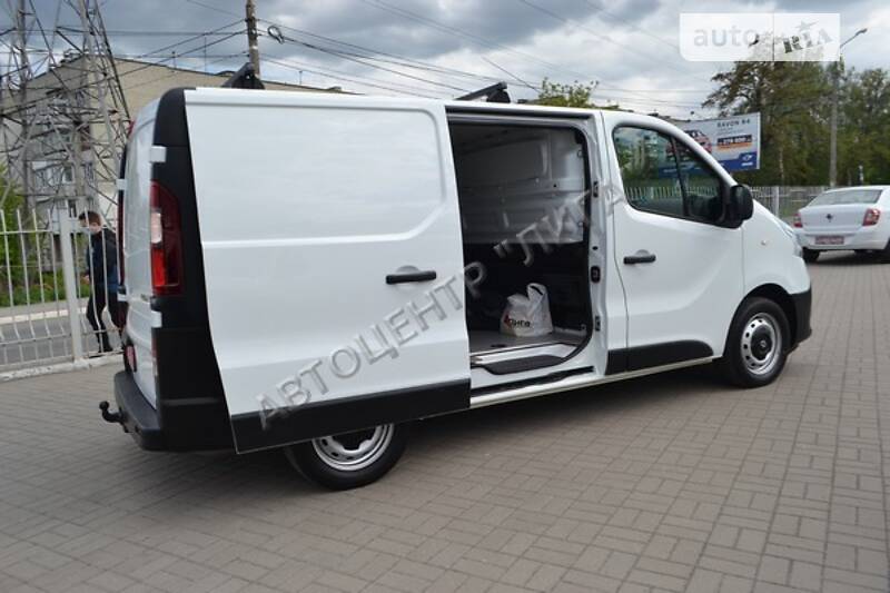 Вантажопасажирський фургон Renault Trafic 2016 в Хмельницькому