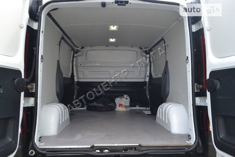 Вантажопасажирський фургон Renault Trafic 2016 в Хмельницькому