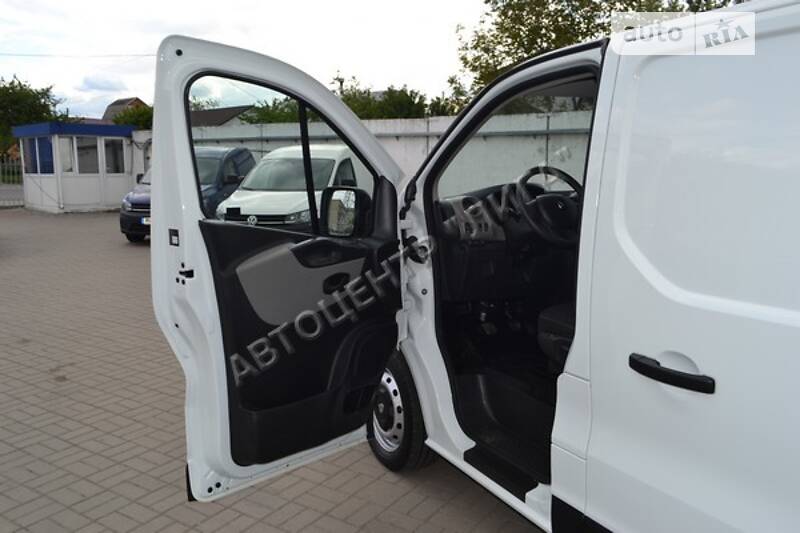Вантажопасажирський фургон Renault Trafic 2016 в Хмельницькому