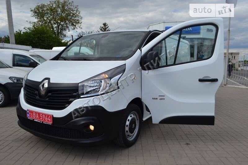 Вантажопасажирський фургон Renault Trafic 2016 в Хмельницькому