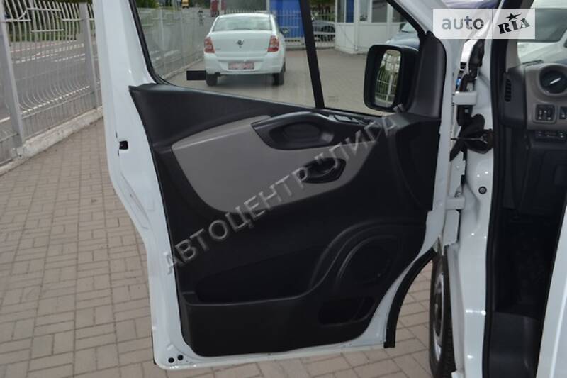 Вантажопасажирський фургон Renault Trafic 2016 в Хмельницькому