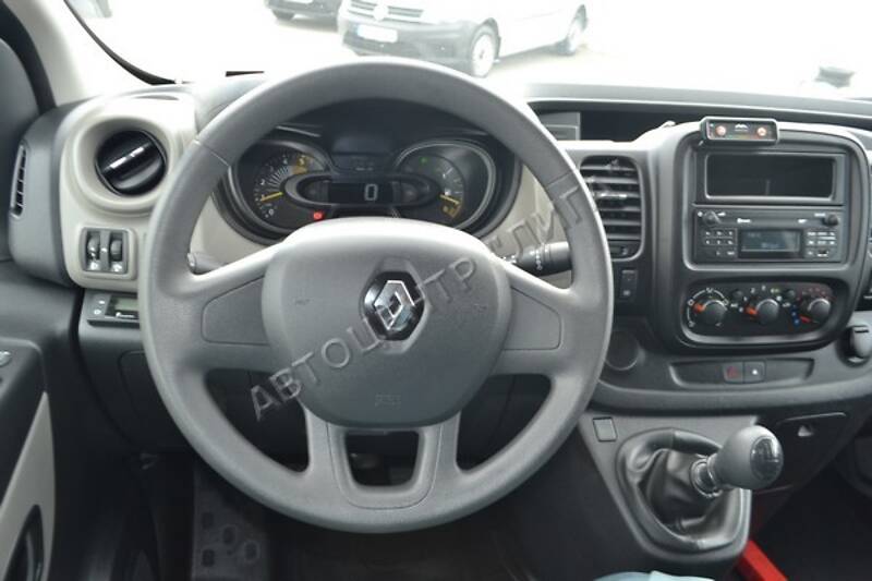 Вантажопасажирський фургон Renault Trafic 2016 в Хмельницькому