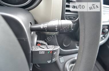 Вантажопасажирський фургон Renault Trafic 2016 в Хмельницькому