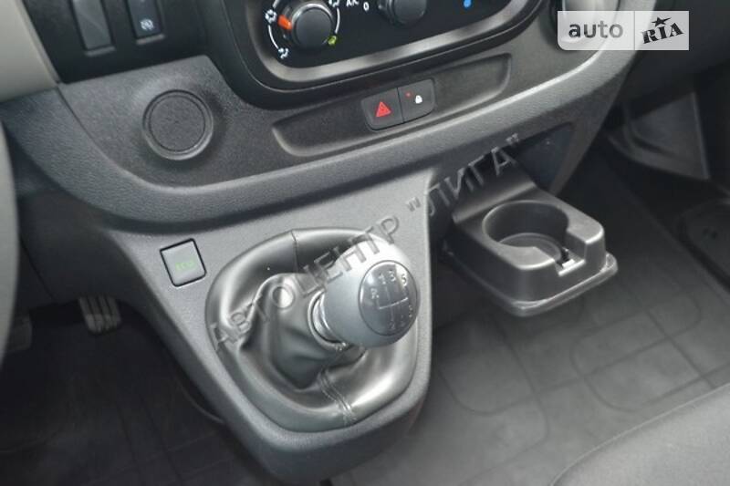 Вантажопасажирський фургон Renault Trafic 2016 в Хмельницькому