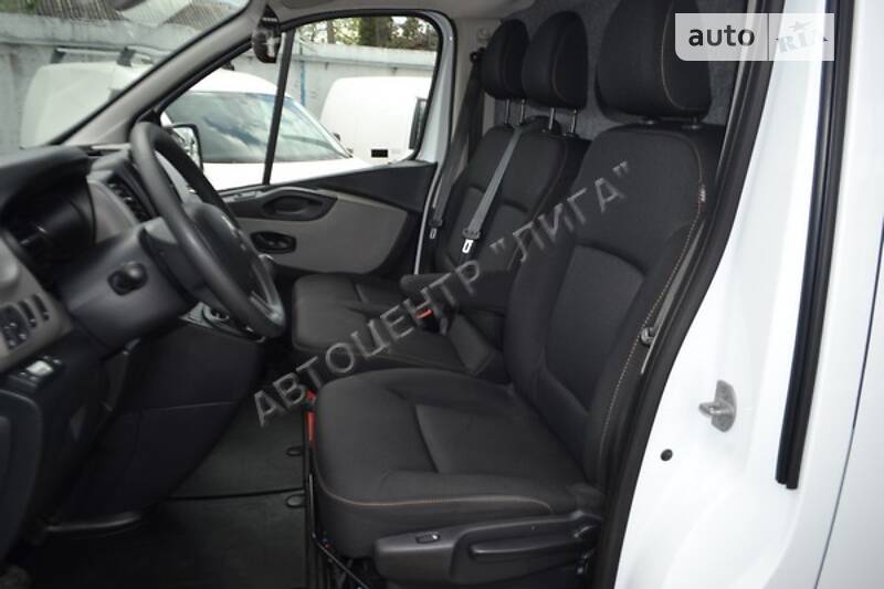 Вантажопасажирський фургон Renault Trafic 2016 в Хмельницькому