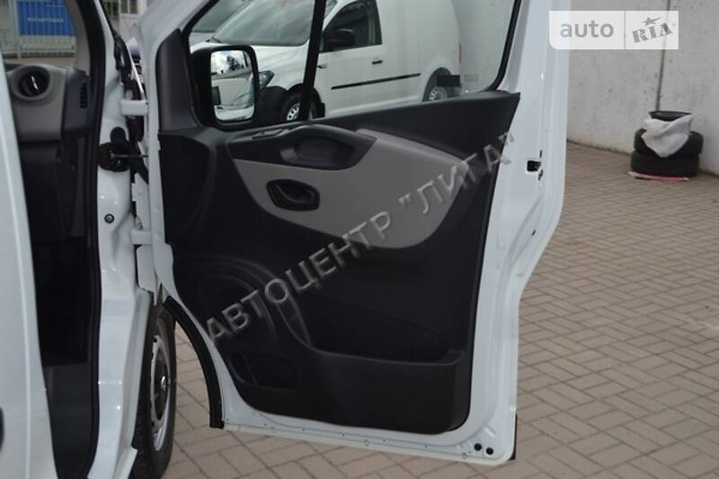 Вантажопасажирський фургон Renault Trafic 2016 в Хмельницькому